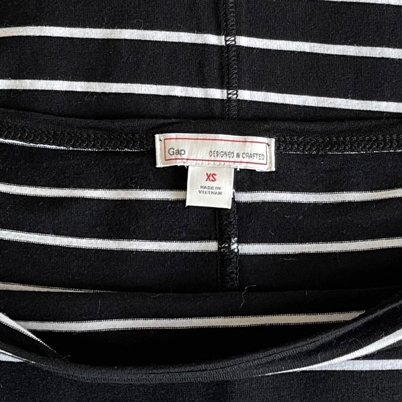 Gap Dolman Short Sleeve black stripe top - Picture 4 of 4